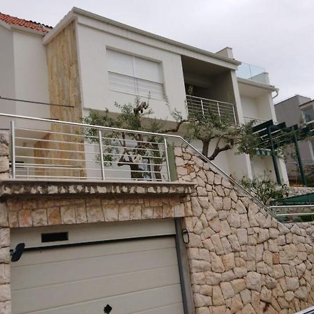 Apartment Sreta Омиш Экстерьер фото