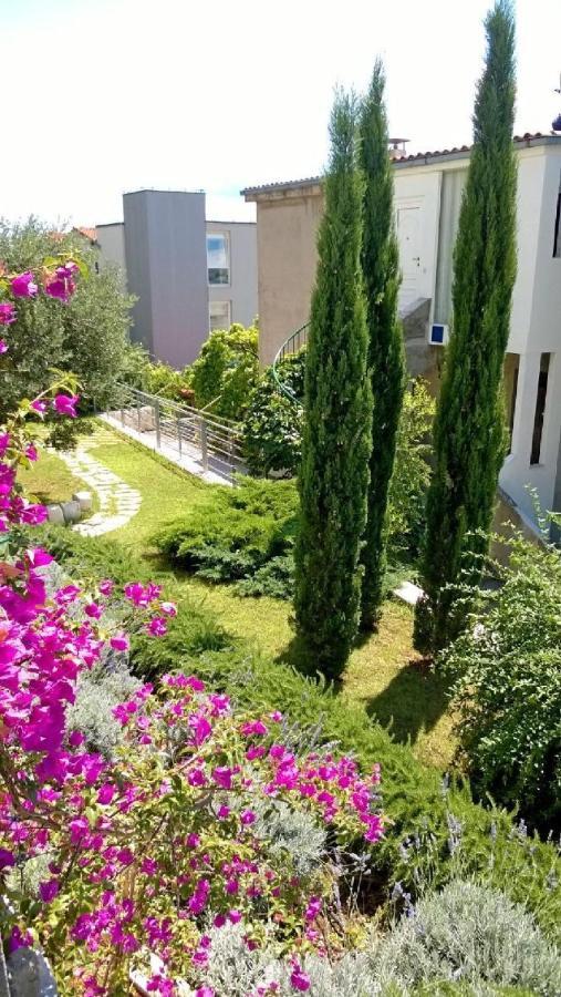 Apartment Sreta Омиш Экстерьер фото