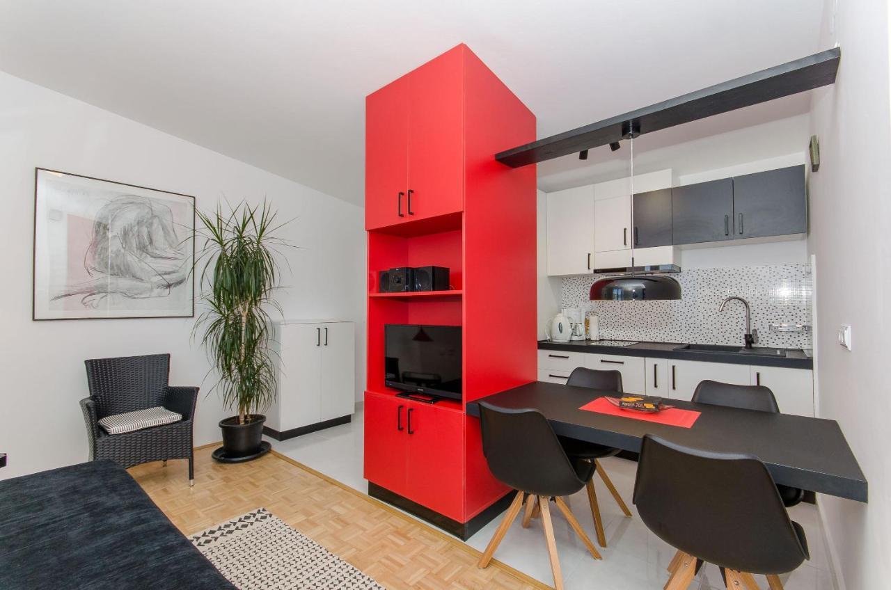Apartment Sreta Омиш Экстерьер фото