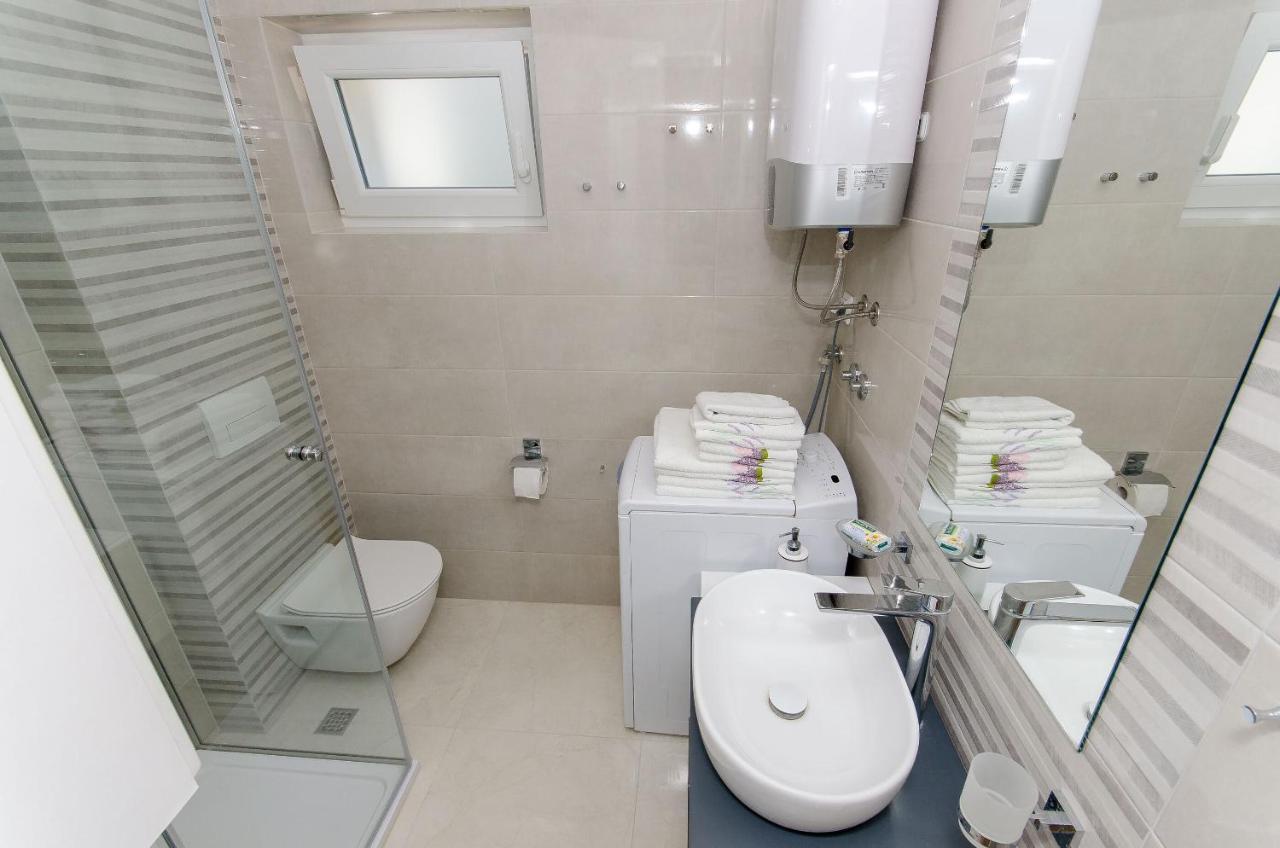 Apartment Sreta Омиш Экстерьер фото