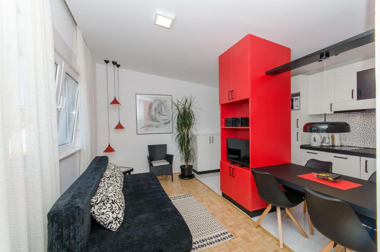 Apartment Sreta Омиш Экстерьер фото