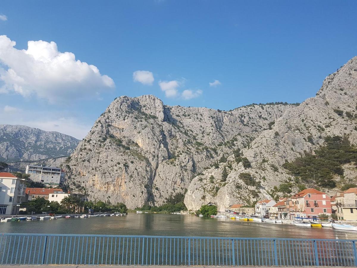 Apartment Sreta Омиш Экстерьер фото