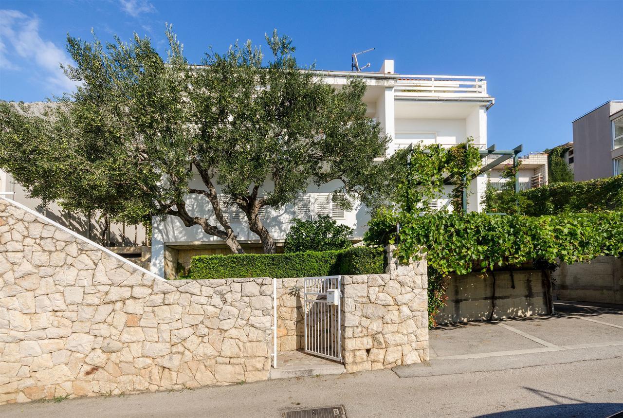 Apartment Sreta Омиш Экстерьер фото